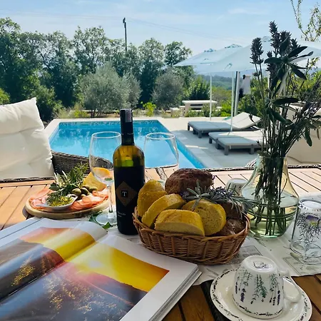 Marija Klara Villa Ripenda Kras